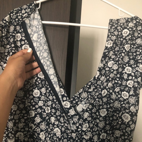 J. Crew Faux Wrap Floral Ruffle Mini Dress Size 4 - Picture 6 of 6